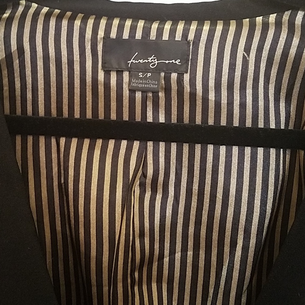 Blazer - Picture 2 of 4